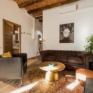 Apartment Magalhaes - Trad Flat In Poble Sec, Near Ramblas, Barcelona