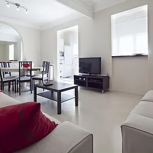 Apartment And Spacious Family, Barcelona